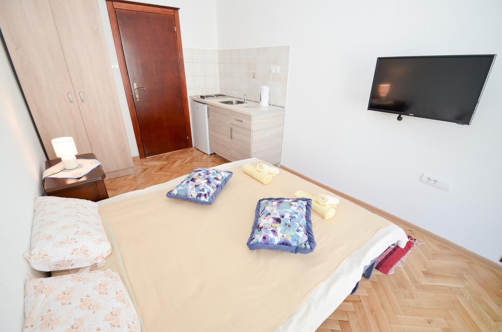 Apartments Ceklin Kotor Bagian luar foto