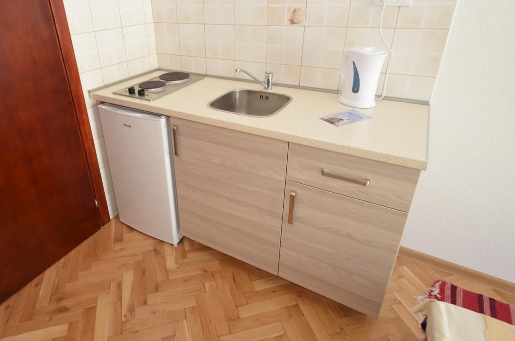 Apartments Ceklin Kotor Bagian luar foto