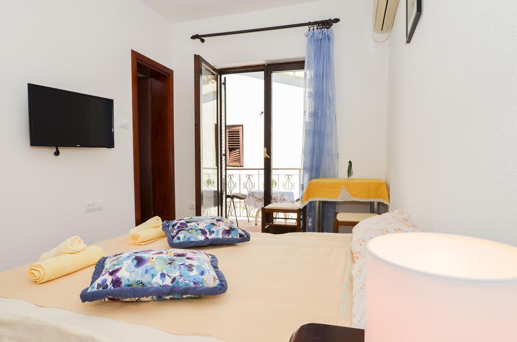 Apartments Ceklin Kotor Bagian luar foto