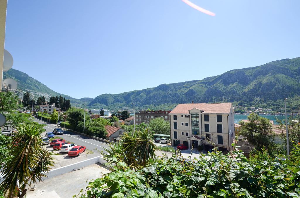 Apartments Ceklin Kotor Bagian luar foto