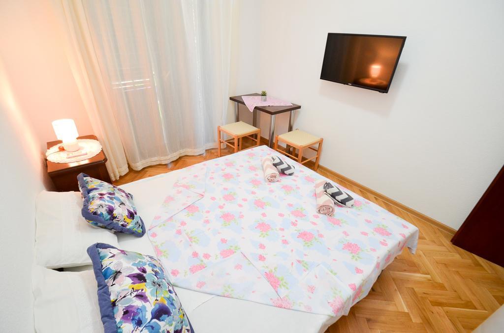 Apartments Ceklin Kotor Bagian luar foto