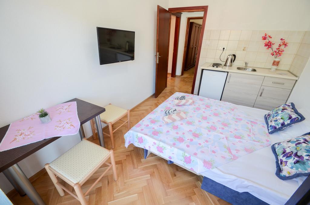 Apartments Ceklin Kotor Bagian luar foto