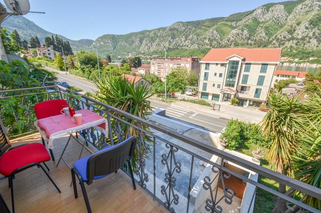 Apartments Ceklin Kotor Bagian luar foto