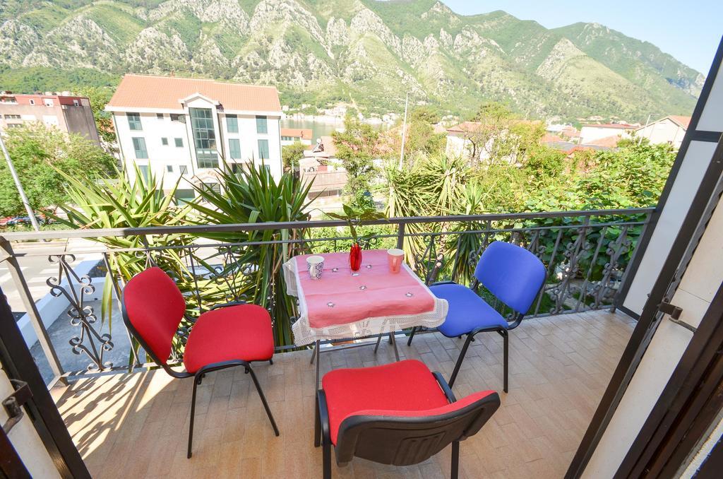 Apartments Ceklin Kotor Bagian luar foto