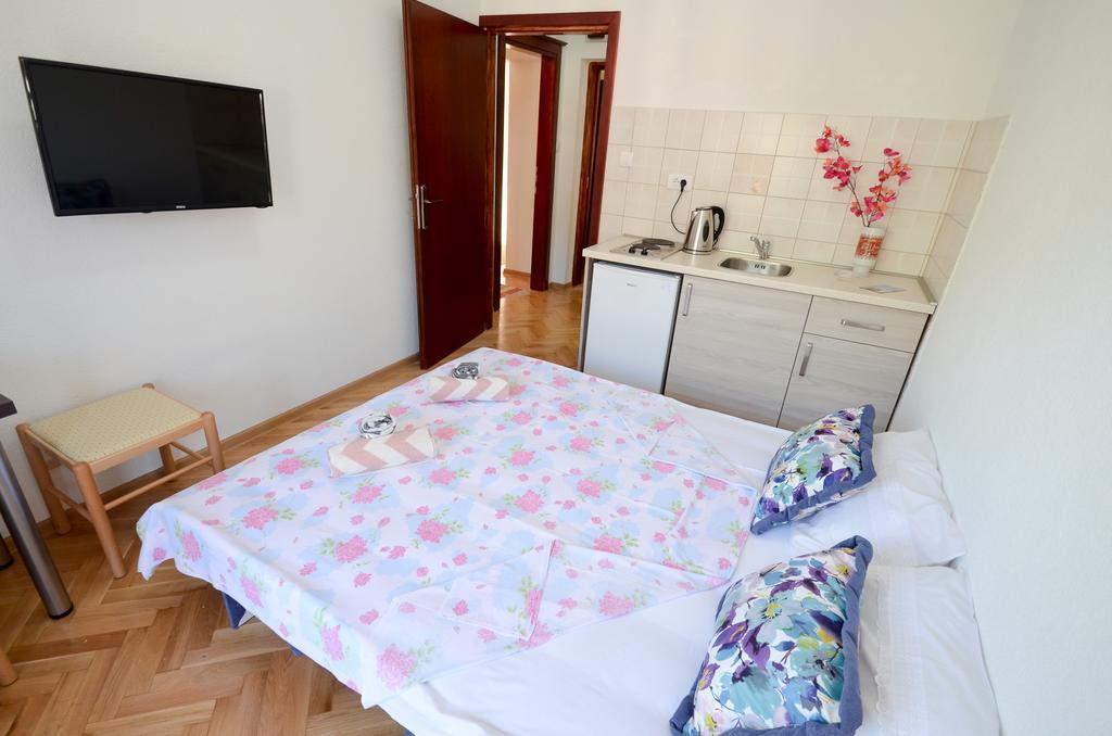 Apartments Ceklin Kotor Bagian luar foto