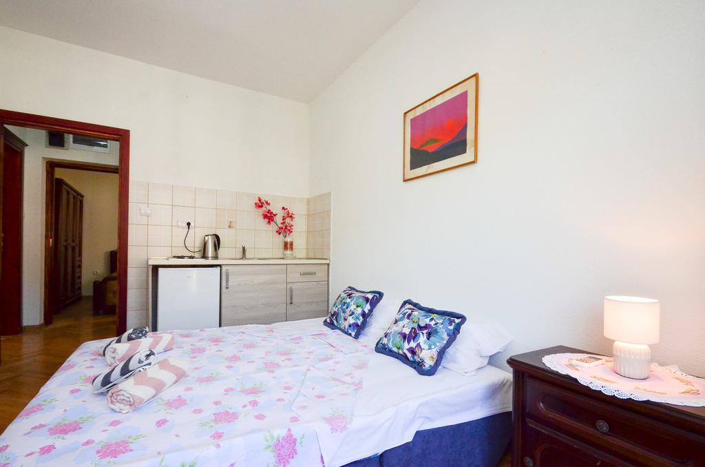 Apartments Ceklin Kotor Bagian luar foto