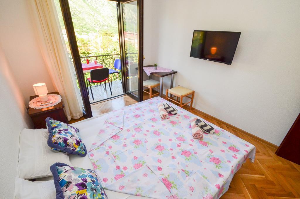 Apartments Ceklin Kotor Bagian luar foto