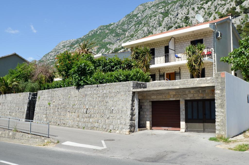 Apartments Ceklin Kotor Bagian luar foto