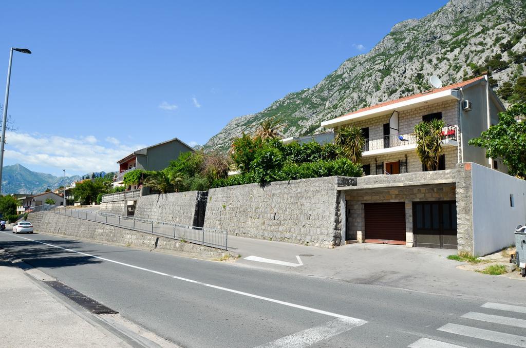 Apartments Ceklin Kotor Bagian luar foto